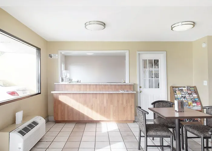 Oyo International Airport Hotel Tulsa