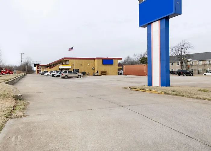 Oyo International Airport Hotel Tulsa